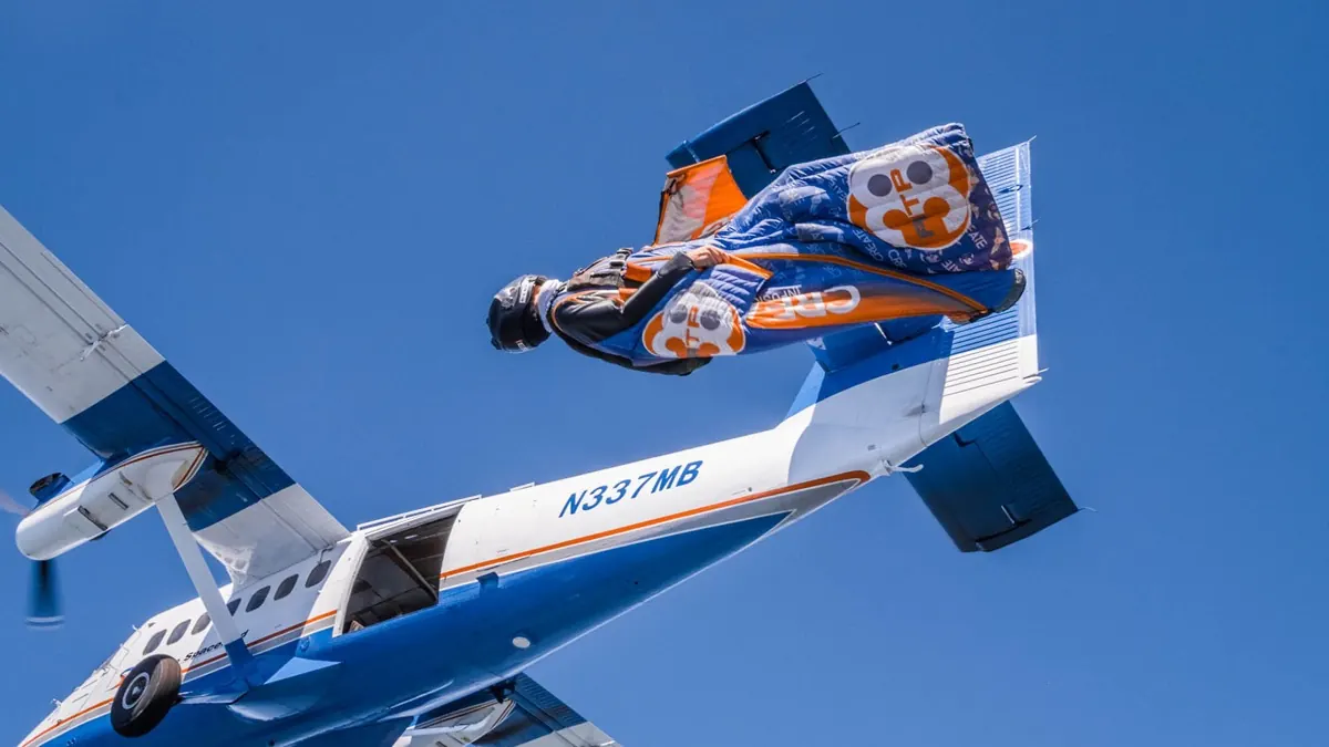 Wingsuit exit from the aircraft